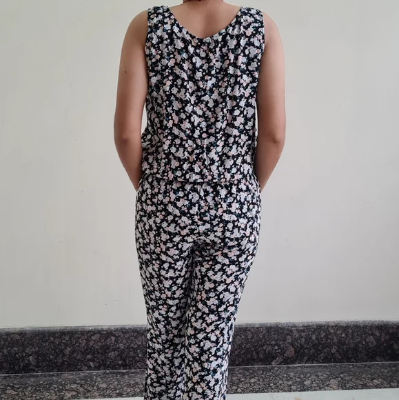 Cotton printed Overalls. - Picture 4 of 4